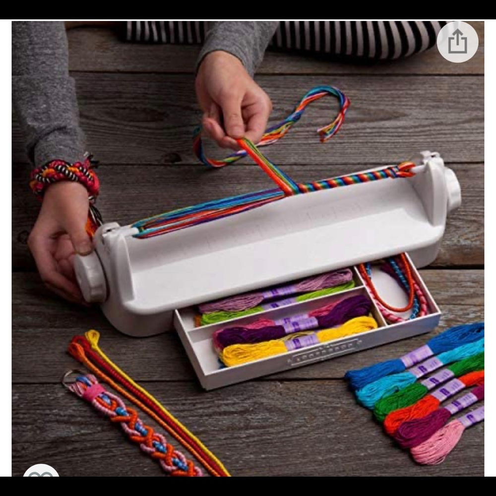 Loopdedoo friendship bracelet maker